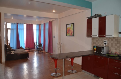 Sanjauli Apartment | Studio apartment with stunning views