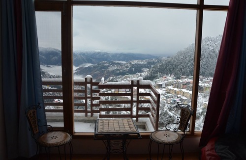 Sanjauli Apartment | Studio apartment with stunning views