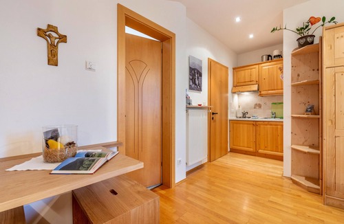 Renon Apartment | Studio Apartment 'Zunerhof Fenn' with Mountain View, Shared Garden and Wi-Fi
