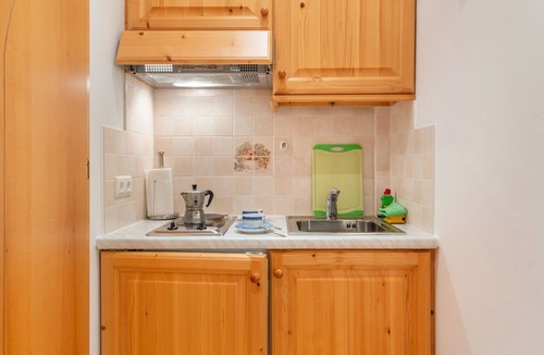 Renon Apartment | Studio Apartment 'Zunerhof Fenn' with Mountain View, Shared Garden and Wi-Fi