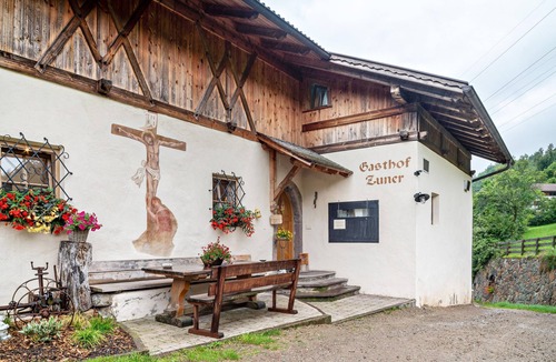 Renon Apartment | Studio Apartment 'Zunerhof Fenn' with Mountain View, Shared Garden and Wi-Fi