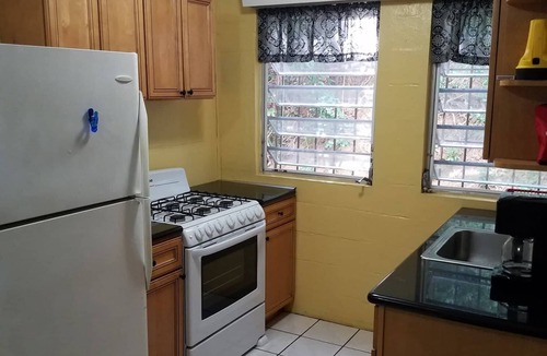 Orange Grove Apartment | STUDIO APT. a/c - stable wifi - filtered tap water - 5 min. to the boardwalk