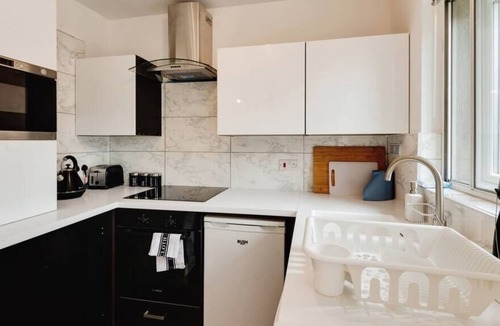 Harlington Apartment | Studio Apt Perfect Blend of Comfort and Style