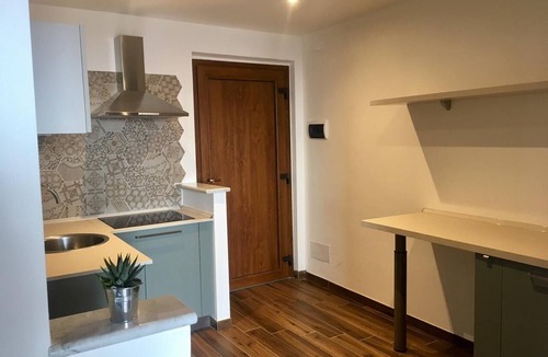 Savona Apartment | Studio 'Arcobaleno' with Sea View Balcony, Wi-Fi and Air Conditioning