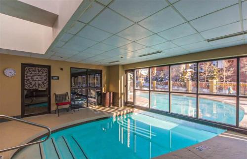 Mount Crested Butte House | Studio at Grand Lodge Hot Tub Pool Pet Friendly