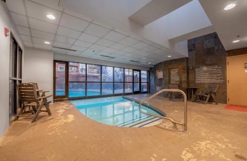 Mount Crested Butte House | Studio at Grand Lodge Hot Tub Pool Pet Friendly