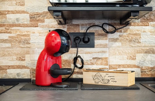 Capoterra Apartment | Studio 'Attilio's House' with Balcony, Wi-Fi and Air Conditioning