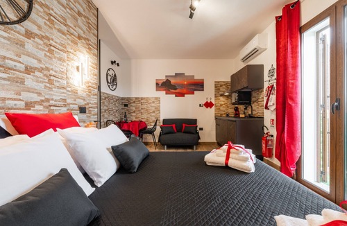 Capoterra Apartment | Studio 'Attilio's House' with Balcony, Wi-Fi and Air Conditioning