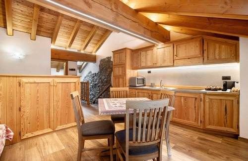 Saint-Rhemy-en-Bosses Apartment | Studio 'Aux Pieds Du Malatra' 1 with Mountain View