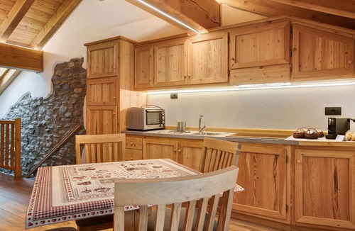 Saint-Rhemy-en-Bosses Apartment | Studio 'Aux Pieds Du Malatra' 1 with Mountain View