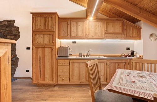Saint-Rhemy-en-Bosses Apartment | Studio 'Aux Pieds Du Malatra' 1 with Mountain View