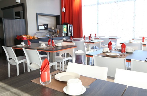 Chevilly-Larue Apartment | Studio av/Balcon | Près de Paris | 2 min du Tram