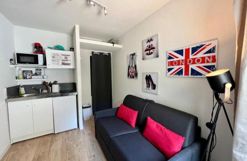 Vallieres Apartment | STUDIO Av MARX DORMOY CLERMONT CENTRE B
