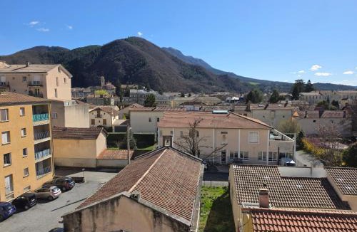 Digne-les-Bains Apartment | Studio avec balcon et vue panoramique sur le Cousson proche Thermes