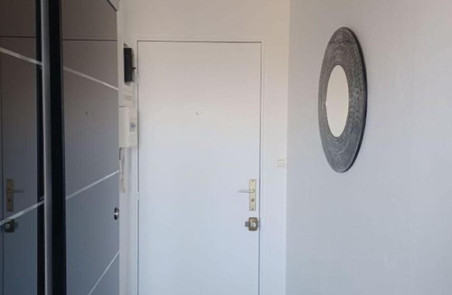Bellerive-sur-Allier Apartment | Studio avec balcon et superbe vue