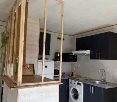 Saint Pierre de Feric Apartment | Studio avec jardin privé & jacuzzi