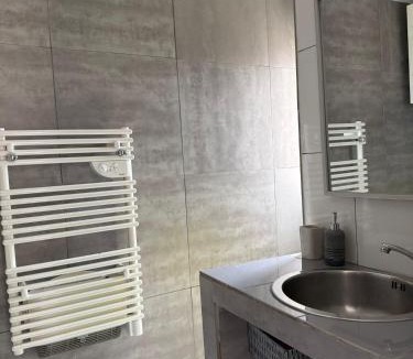 Saint Pierre de Feric Apartment | Studio avec jardin privé & jacuzzi