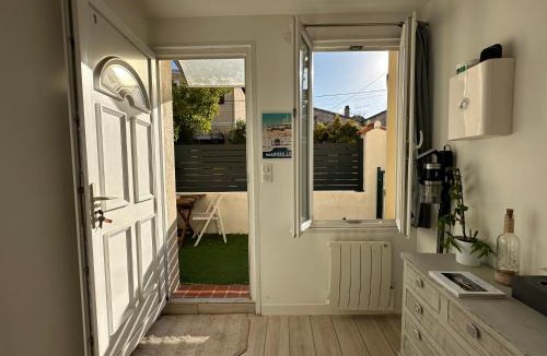 Sainte-Marguerite Apartment | Studio avec terrasse-Orange Vélodrome