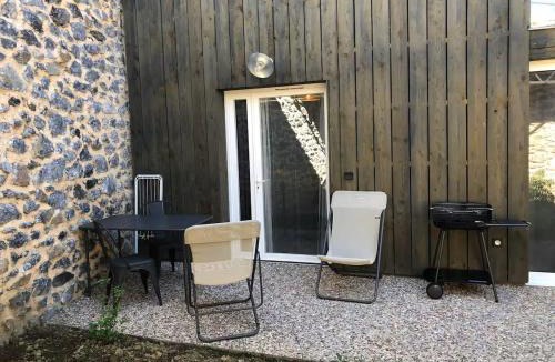 Hasparren Apartment | Studio avec terrasse plein centre du village
