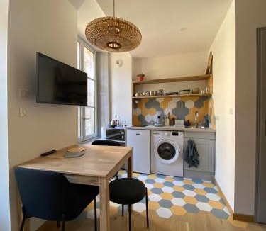 Nontron Apartment | Studio avec terrasse privé