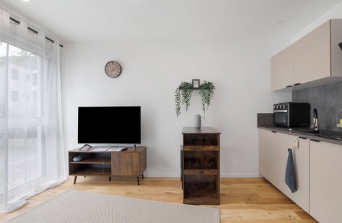 Hochzoll Apartment | Studio 'Ay Homes 10' with Balcony and Wi-Fi