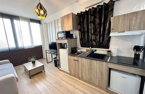 La Madeleine Apartment | STUDIO AZUR 2 persons, 5 minutes from Promenade des Anglais, free parking