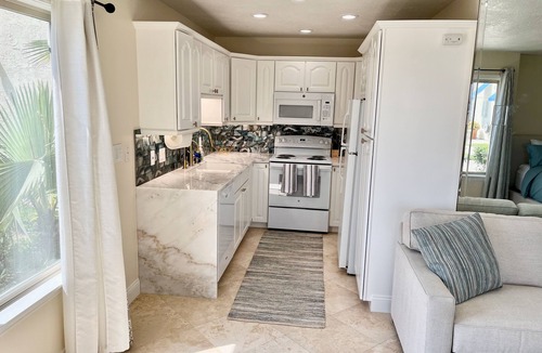 Huntington Beach Condo | Studio Beach Condo - 3 feet from the sand!