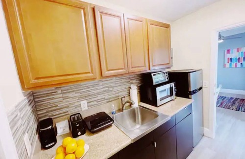 Pompano Beach Apartment | Studio Beach Haven Kitchen | Pool | Parking