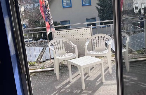 Buergstadt Apartment | Studio "Beautiful gardener"