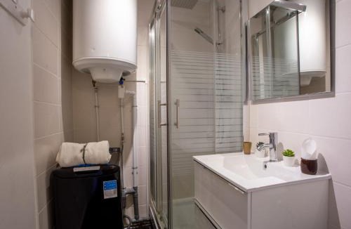 La Faviere Apartment | Studio Côte d'Azur-10 by Interhome