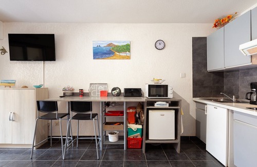 Saint-Mandrier-sur-Mer Apartment | Studio 'Chez Alain Et Martine' with Private Terrace