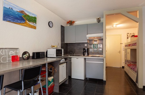 Saint-Mandrier-sur-Mer Apartment | Studio 'Chez Alain Et Martine' with Private Terrace