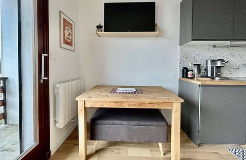 Monetier-les-Bains Apartment | Studio cabin for 4 with balcony, near shops and free shuttle