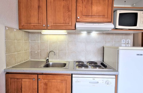 Saint-Etienne-en-Devoluy Apartment | Studio cabin 2 pers, south, balcony, 100m to chairlift, ski locker