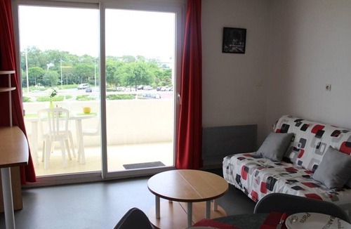 La Rochelle Apartment | Studio cabin 4 pers La Rochelle with balcony, parking