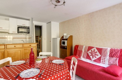 Bareges Apartment | Studio cabin 6 pers, mountain ideal, elevator, ski, parking, pets allowed