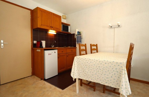 Les Houches Apartment | Studio cabin for 4 with parking, near cable cars