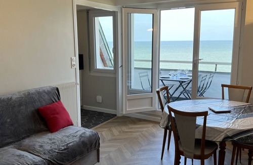 Le Home Apartment | Studio cabin with parking near the beach