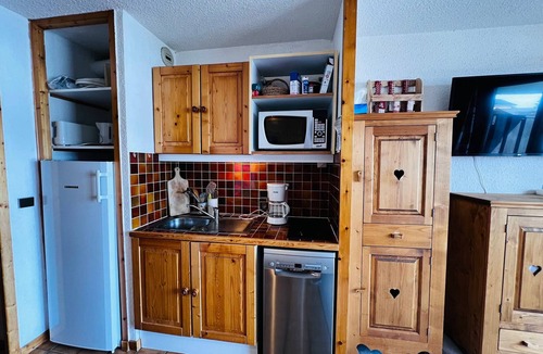 Les Saisies Apartment | Studio cabin in Les Saisies, south facing, pets allowed
