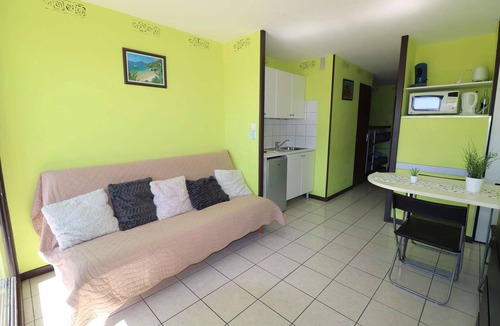 Le Grau-Du-Roi Apartment | Studio cabin swimming pool parking air conditioning