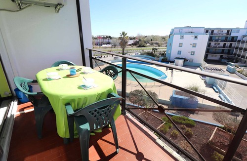 Le Grau-Du-Roi Apartment | Studio cabin swimming pool parking air conditioning