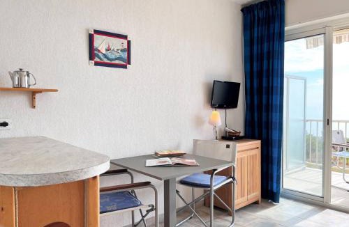 Le Lavandou Apartment | Studio cabine 4 pers, climatisé, parking, plage à pied - Le Lavandou - FR-1-251-509