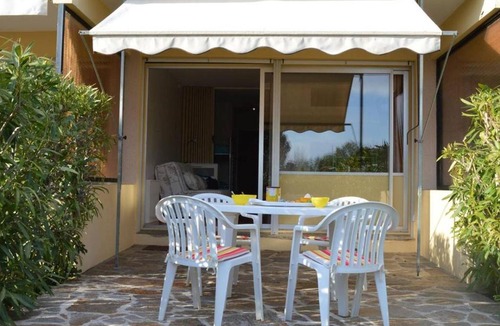 Le Lavandou Apartment | Studio cabine avec terrasse et parking, à 250 m de la plage d'Aiguebelle, Le Lavandou - FR-1-251-187