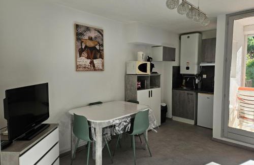 La Petite Motte Apartment | Studio Cabine Clim Wifi Parking Draps - 1 étoile - self check-in possible