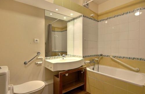 Plagne Soleil Apartment | Studio cabine PMR, au pied des pistes, 3/4 pers. - FR-1-455-124