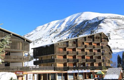 Auris Apartment | Studio cabine rénové, 4 couchages, pied des pistes, parking, balcon sud - FR-1-297-160