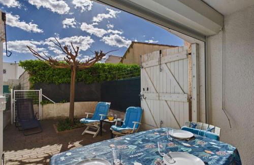 Le Grau-dʼAgde Apartment | Studio cabine RDC, proche plage et commerces, terrasse, WiFi gratuit, park 1 voiture, 4 couchages - FR-1-423-230