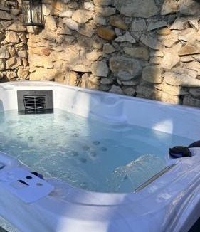 Cliousclat House | Studio calme avec jacuzzi privé
