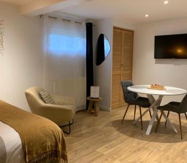 Chassieu Apartment | Studio calme avec Parking accès rapide Eurexpo Le Chasseland