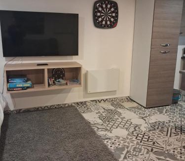 Marcilly-sur-Tille Apartment | Studio calme climatisé avec borne recharge VE